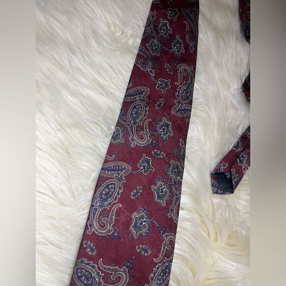 Christian Dior Monsieur Burgundy paisley 
print polyester tie - Picture 2 of 4